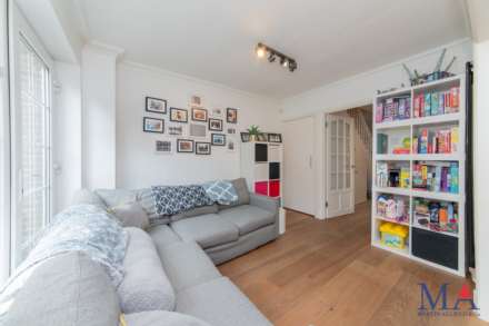 Cavendish Crescent, Elstree, Image 28