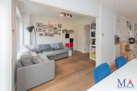Cavendish Crescent, Elstree, Image 29