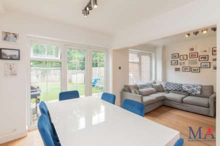 Cavendish Crescent, Elstree, Image 4