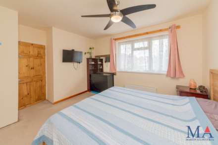Hartforde Road, Borehamwood, Image 12