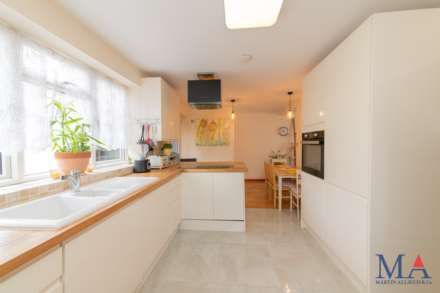 Hartforde Road, Borehamwood, Image 9