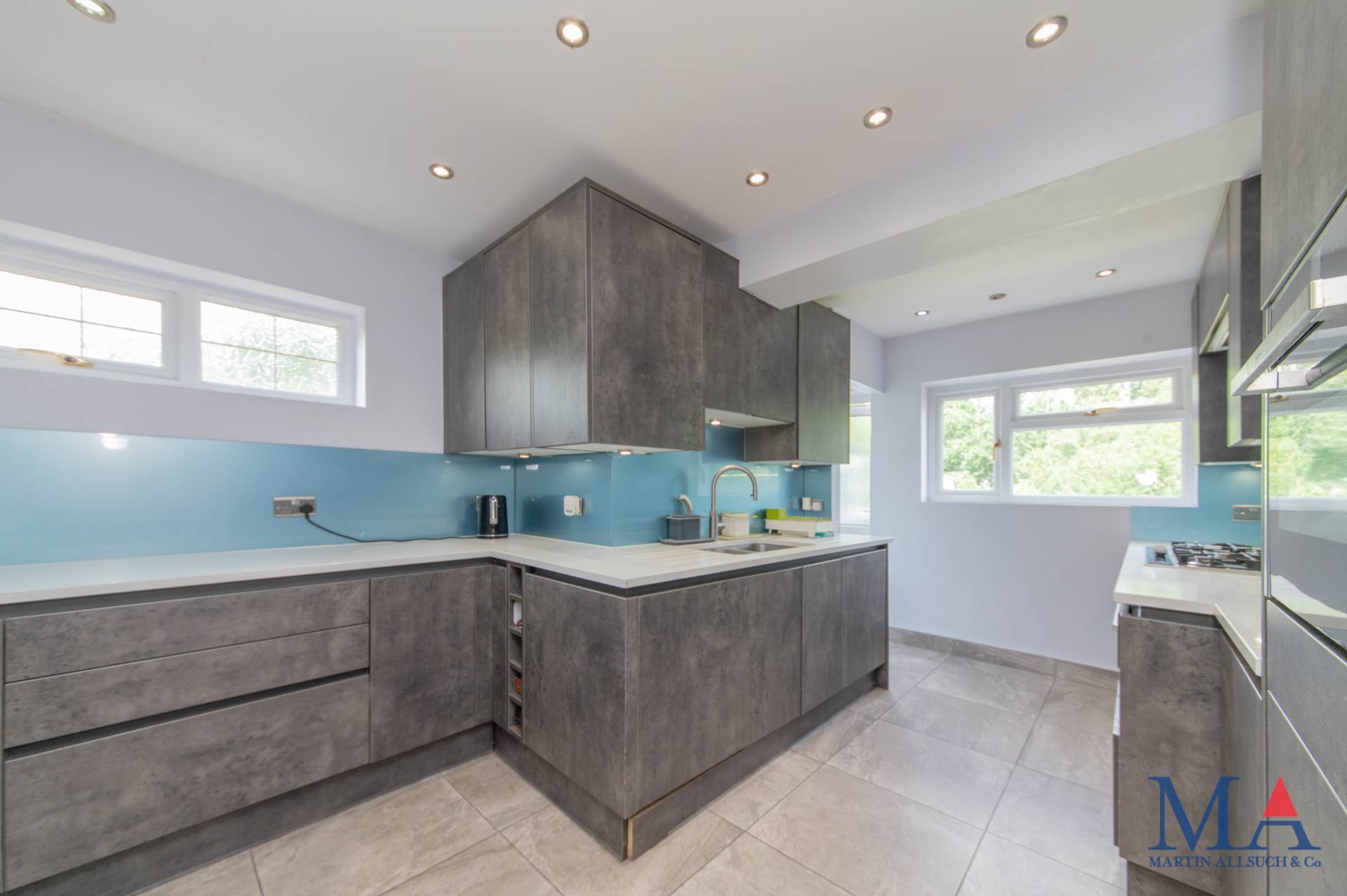 Hillside Avenue, Borehamwood, Image 1