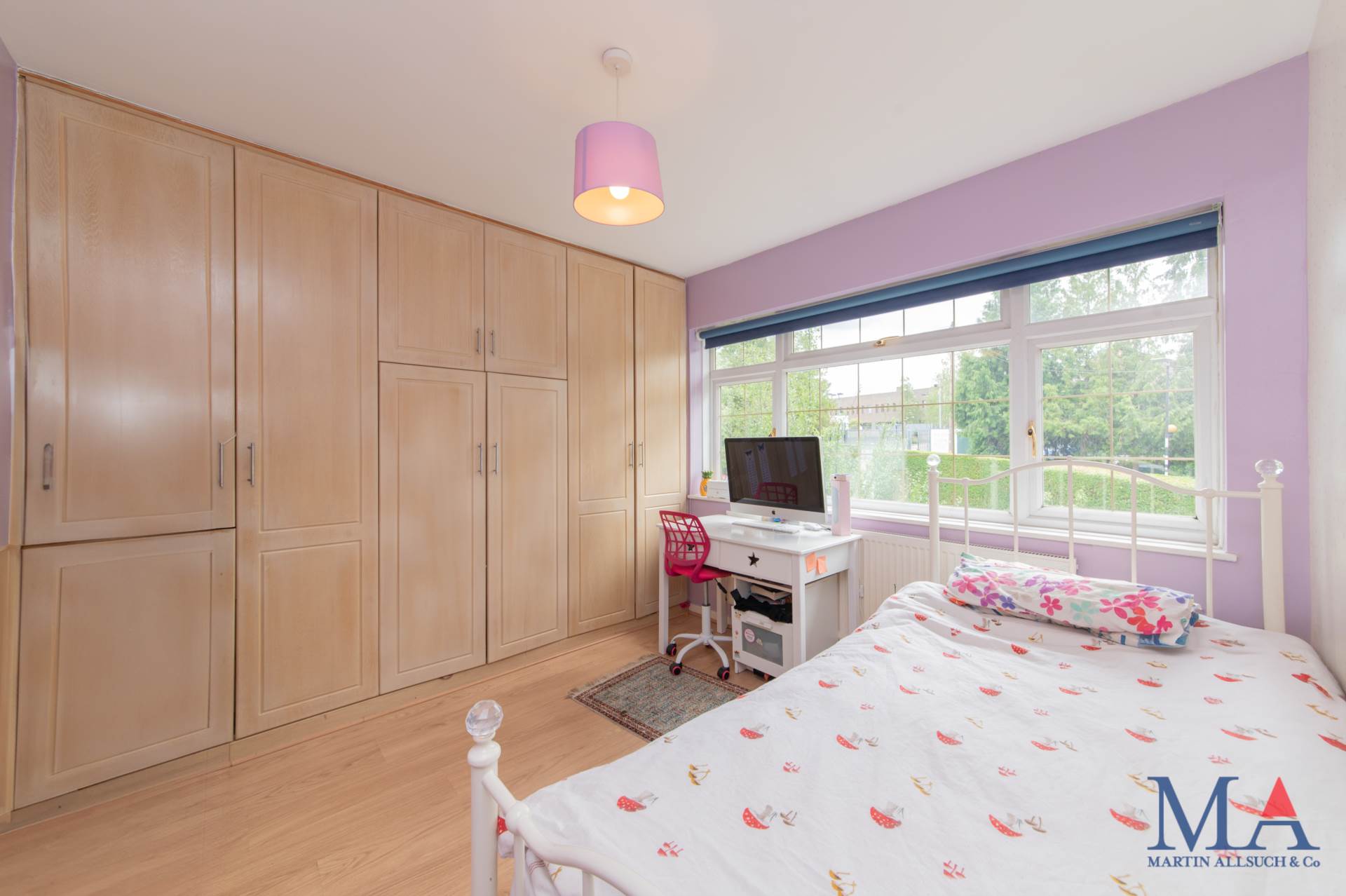 Hillside Avenue, Borehamwood, Image 11