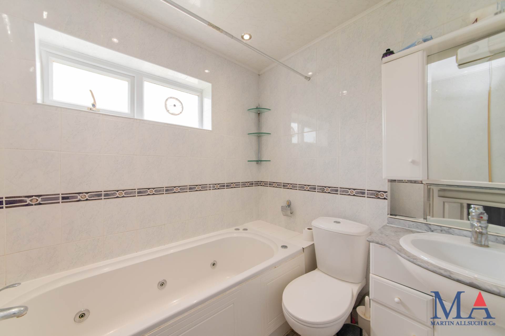 Hillside Avenue, Borehamwood, Image 19