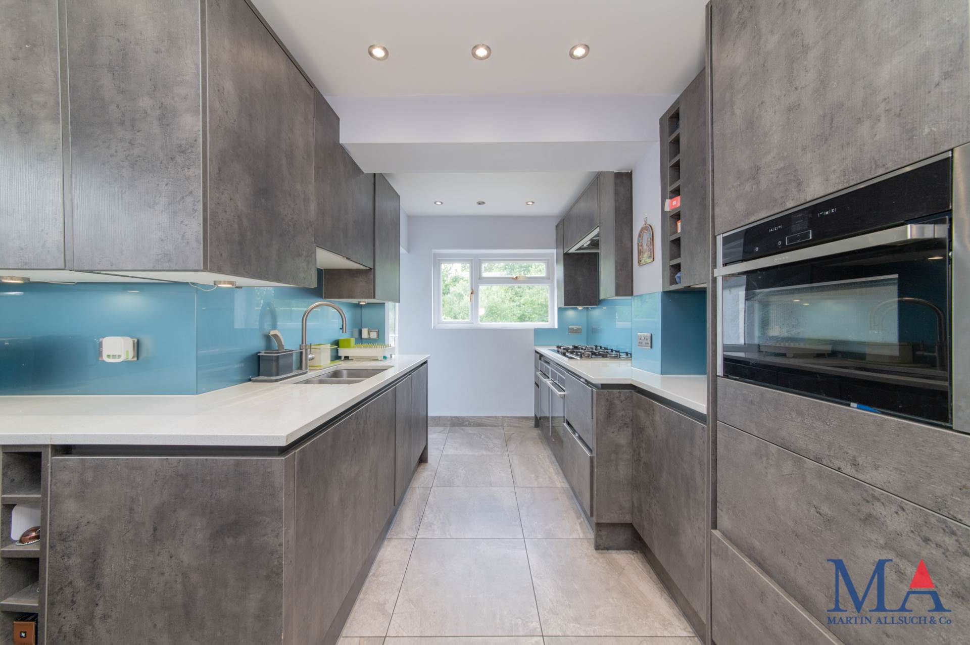 Hillside Avenue, Borehamwood, Image 3