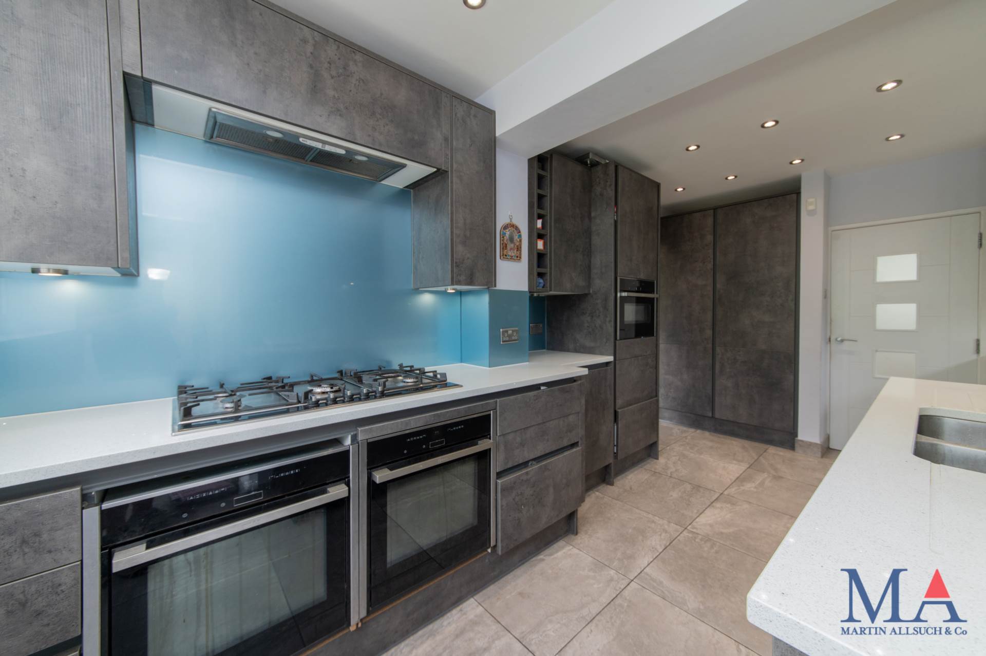 Hillside Avenue, Borehamwood, Image 5