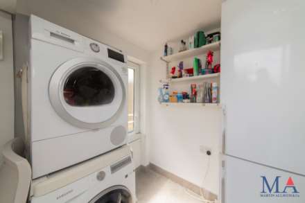 Hillside Avenue, Borehamwood, Image 17