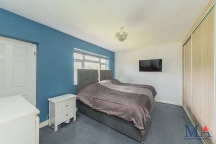 Hillside Avenue, Borehamwood, Image 24