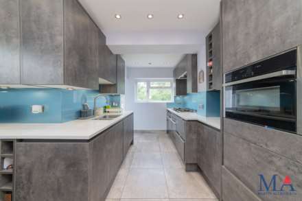 Hillside Avenue, Borehamwood, Image 3