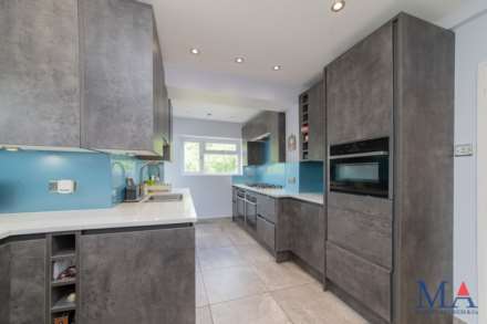 Hillside Avenue, Borehamwood, Image 4