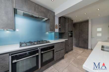 Hillside Avenue, Borehamwood, Image 5
