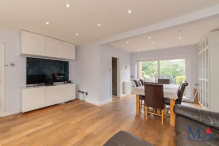 Hillside Avenue, Borehamwood, Image 6