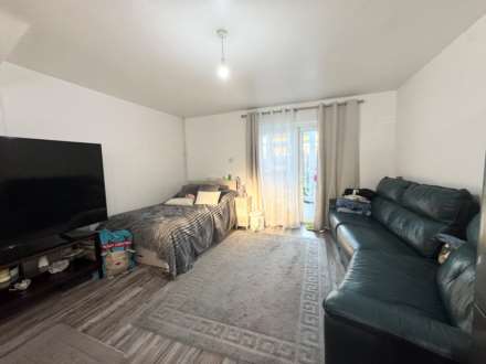 Rodgers Close, Elstree, Image 5