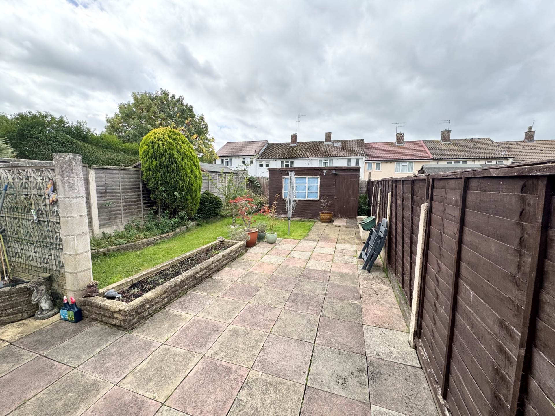 Milton Drive, Borehamwood, Image 10
