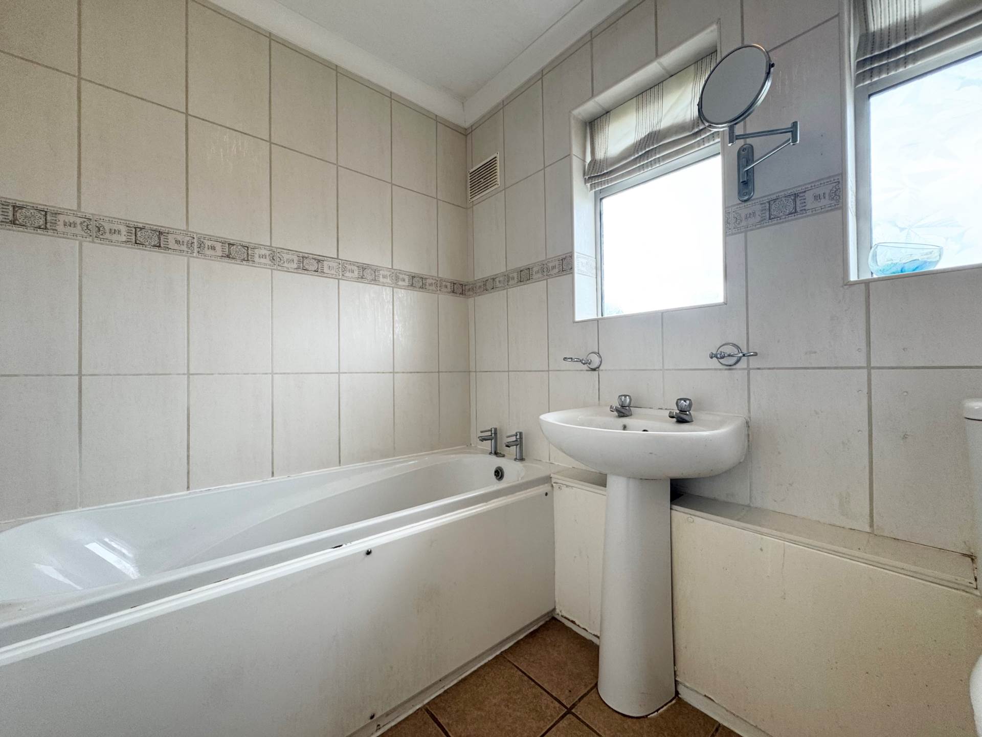 Milton Drive, Borehamwood, Image 17