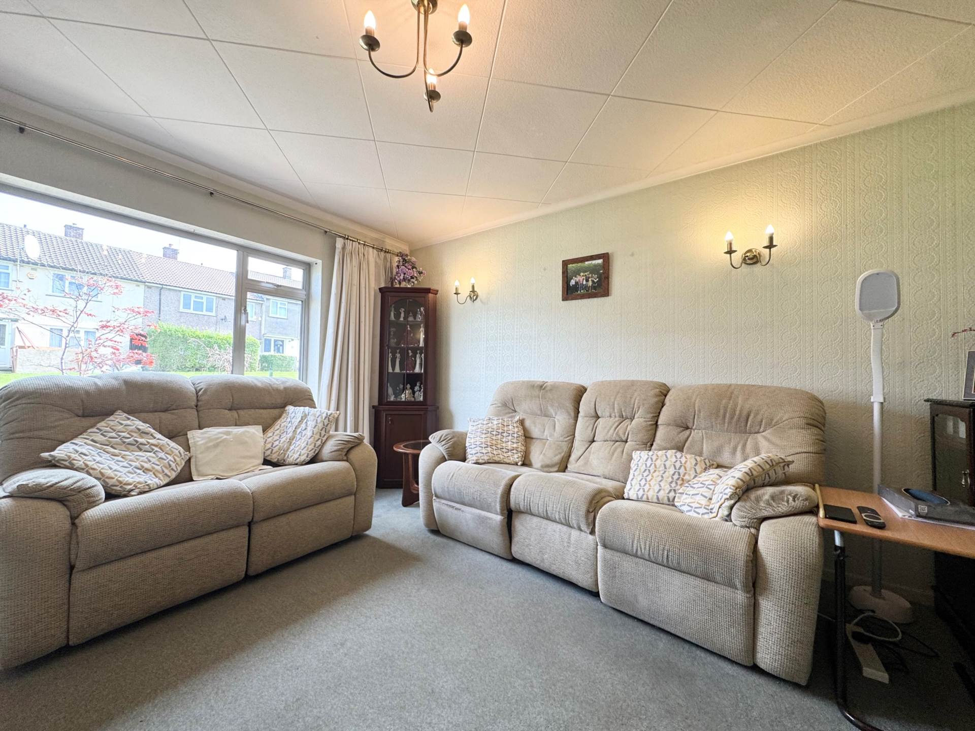 Milton Drive, Borehamwood, Image 3