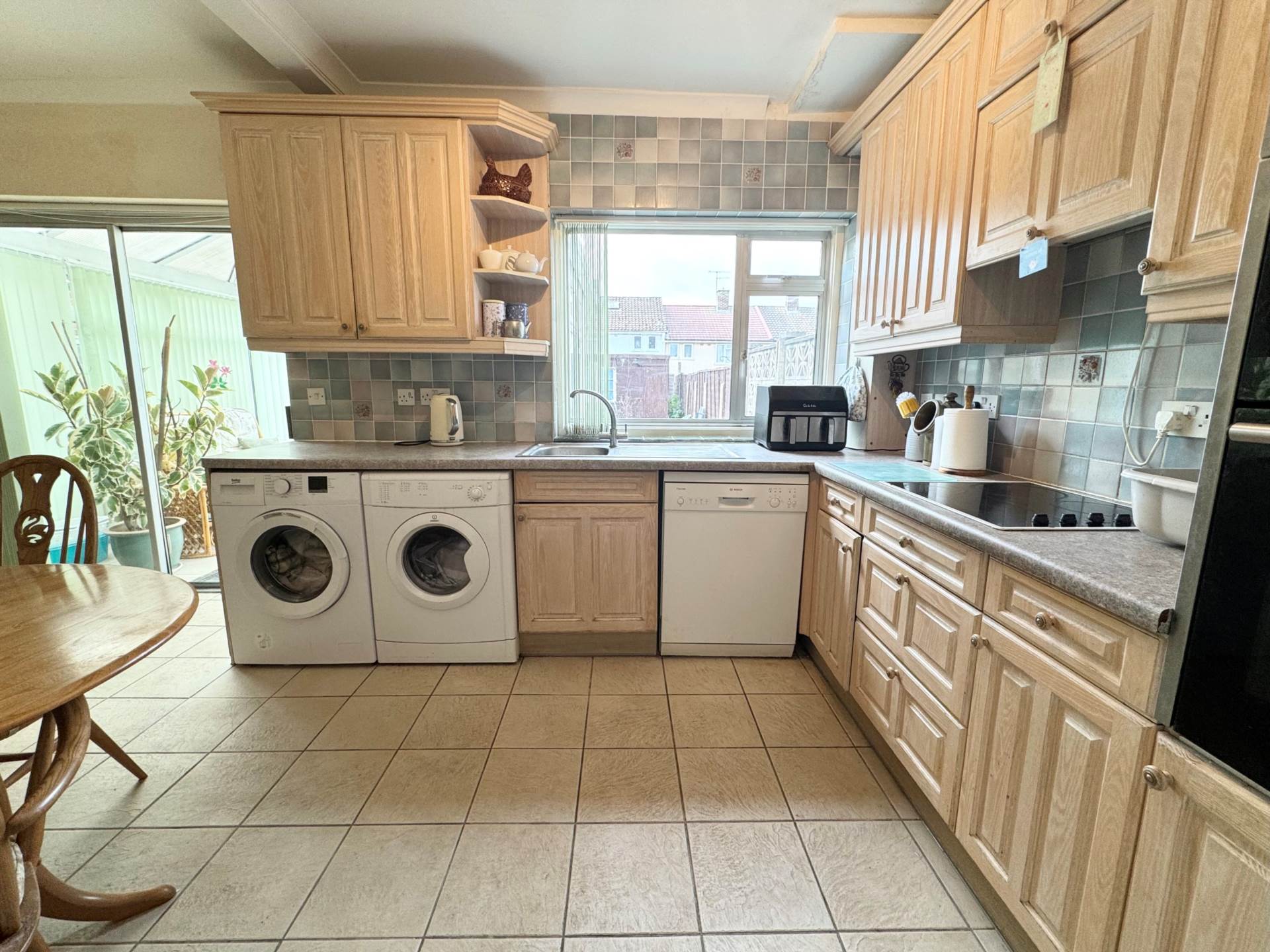 Milton Drive, Borehamwood, Image 6