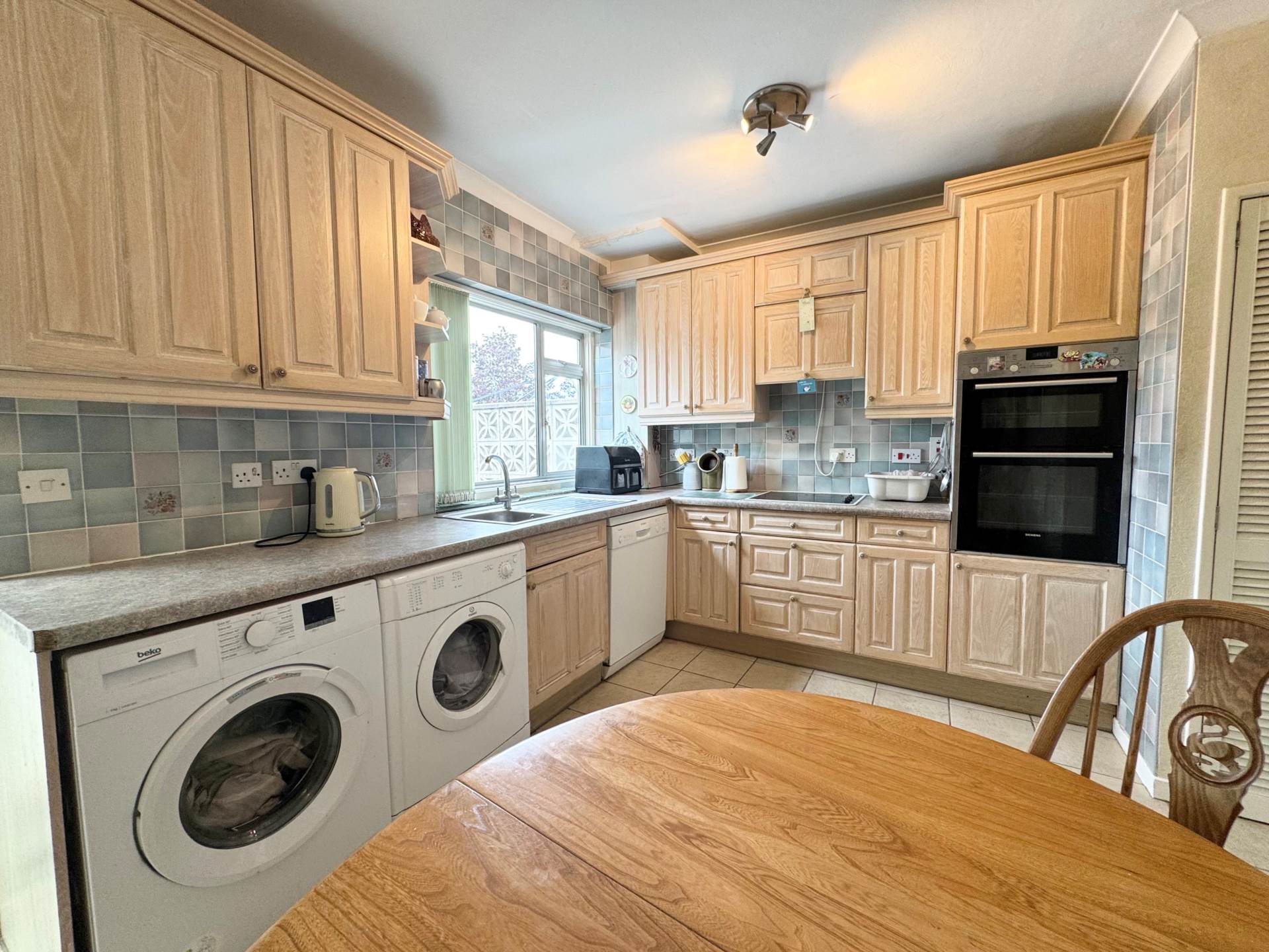 Milton Drive, Borehamwood, Image 7