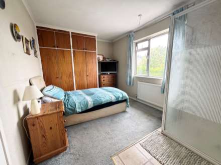 Milton Drive, Borehamwood, Image 14