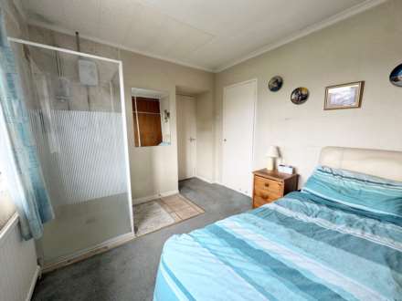 Milton Drive, Borehamwood, Image 15