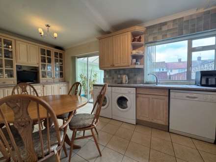 Milton Drive, Borehamwood, Image 5