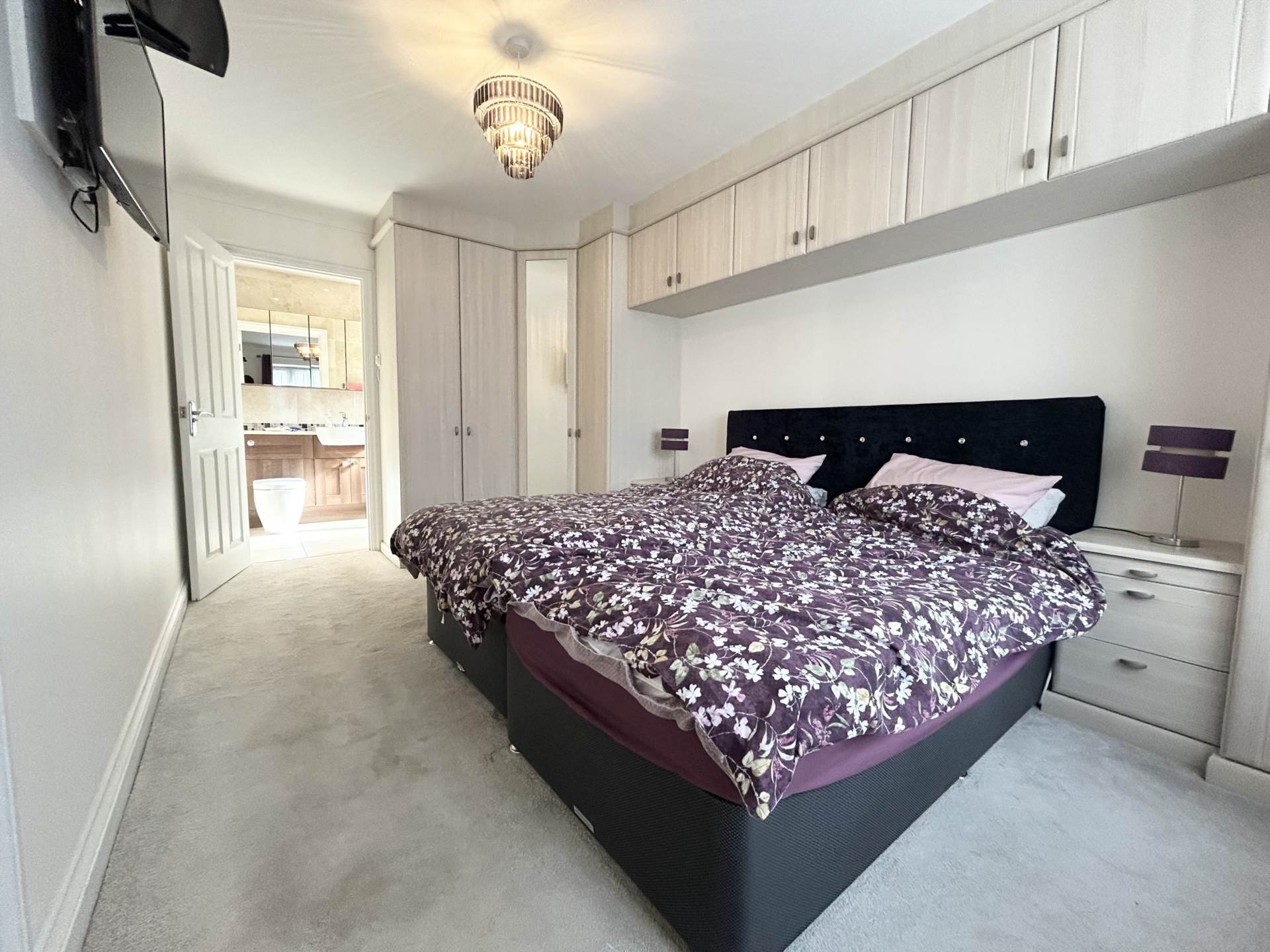 Yew Tree Court, Elstree, Image 7