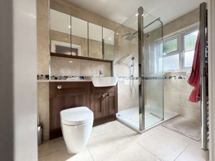 Yew Tree Court, Elstree, Image 9
