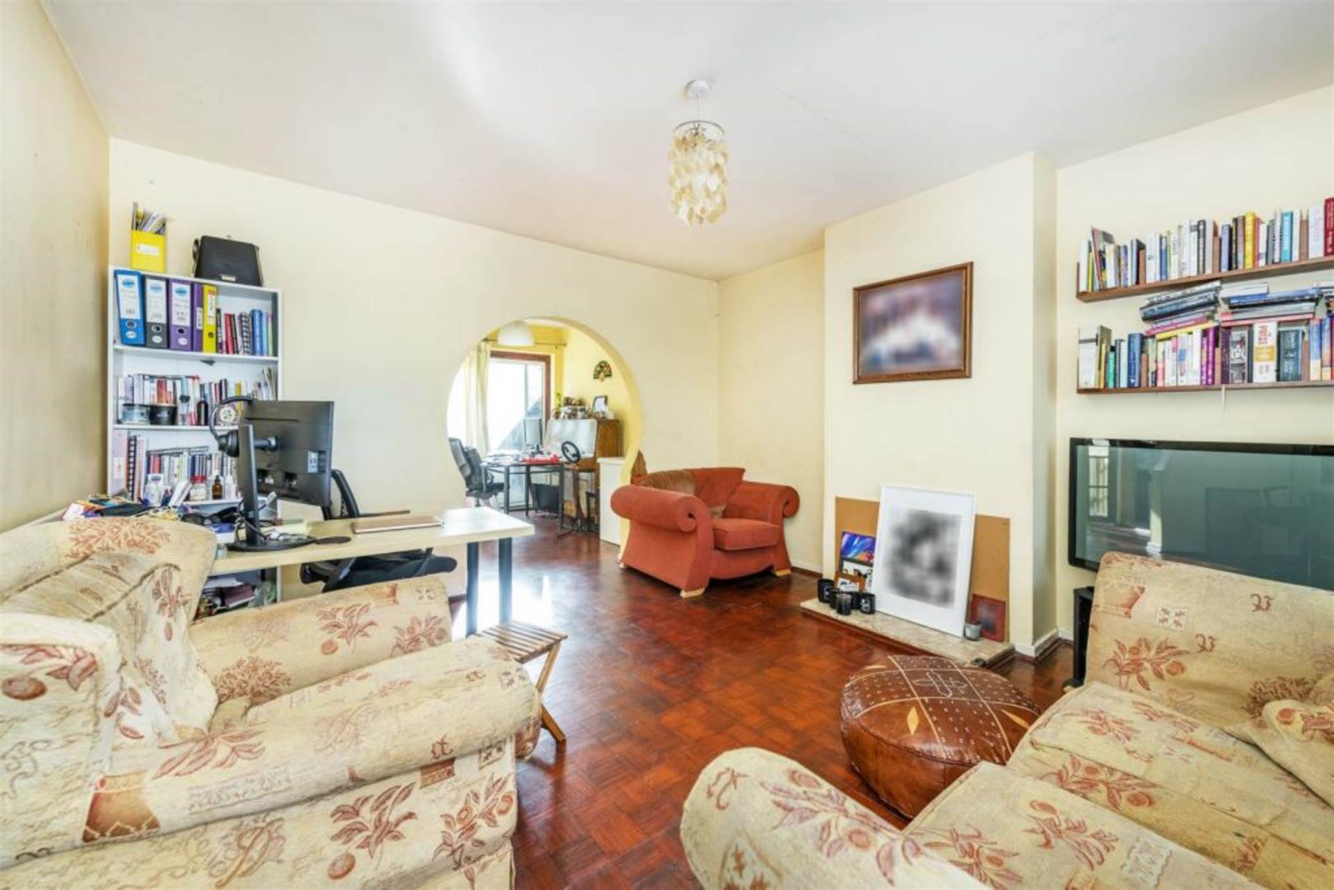 Delius Close, Elstree, Image 2