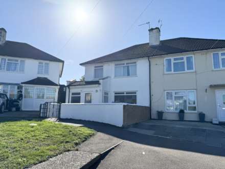 Delius Close, Elstree, Image 1