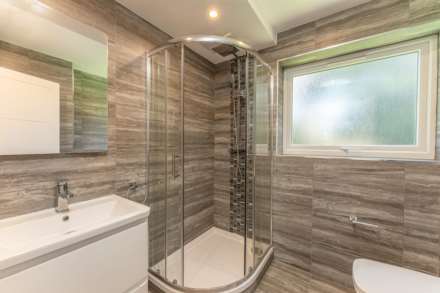 Brook Court, Radlett, Image 10