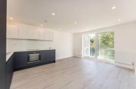 Brook Court, Radlett, Image 3