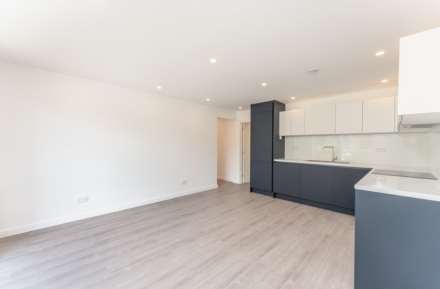 Brook Court, Radlett, Image 4