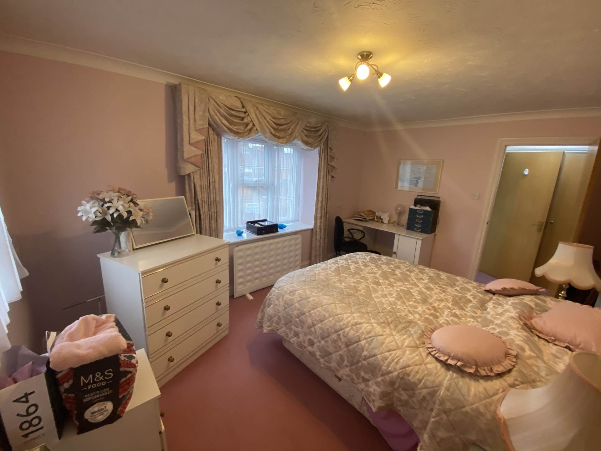 Yew Tree Court, Elstree, Image 7