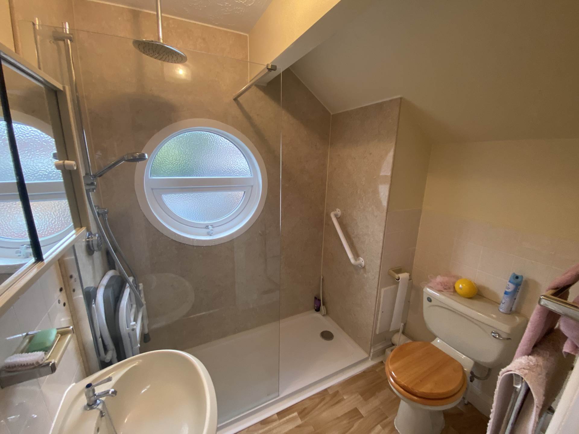 Yew Tree Court, Elstree, Image 8