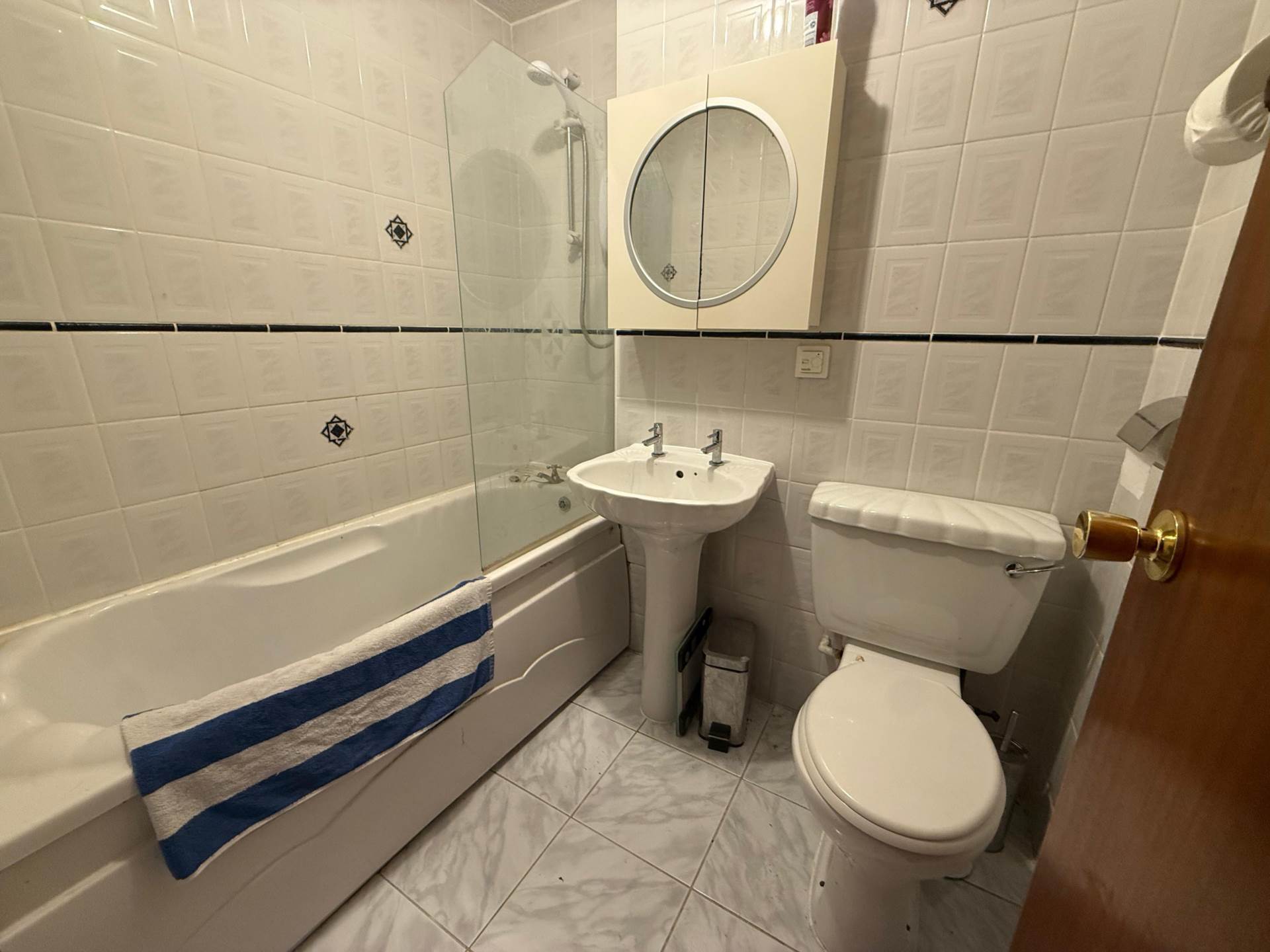 Lion Court, Borehamwood, Image 6