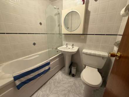Lion Court, Borehamwood, Image 6