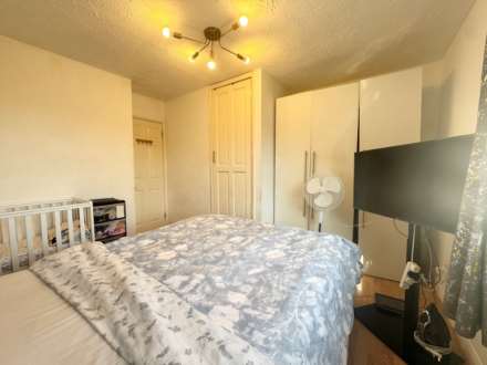 Siskin Close, Borehamwood, Image 4