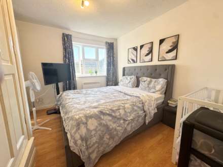 Siskin Close, Borehamwood, Image 5
