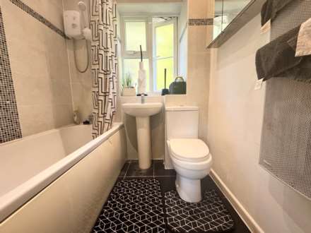 Siskin Close, Borehamwood, Image 8