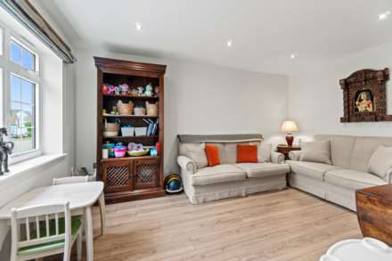 Stratfield Road, Borehamwood, Image 3