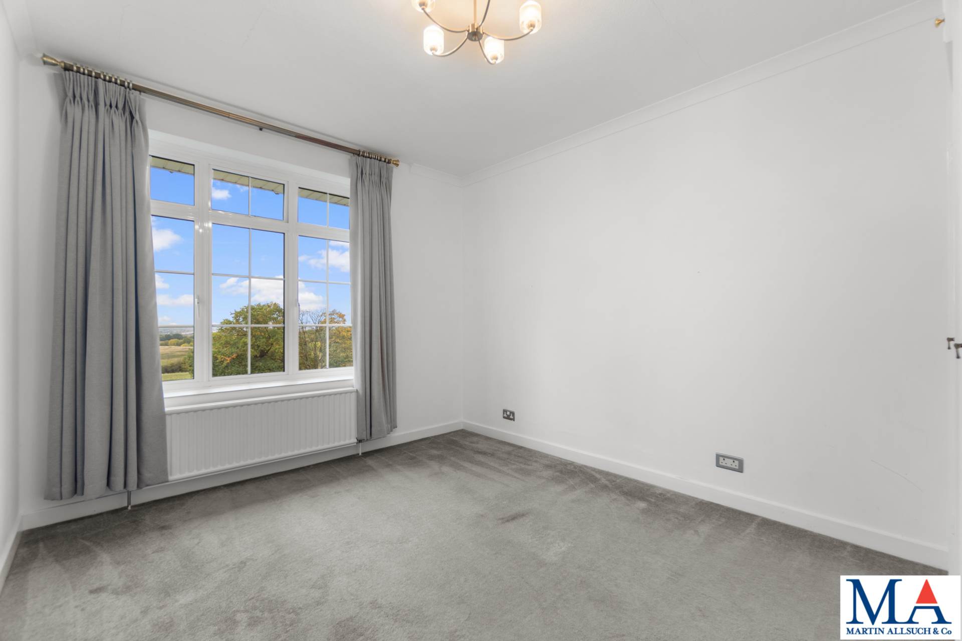 Deacons Heights, Elstree, Image 9