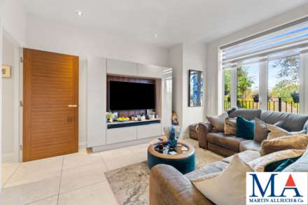 Marlborough Drive, Bushey, Image 10