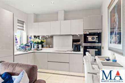 Marlborough Drive, Bushey, Image 11
