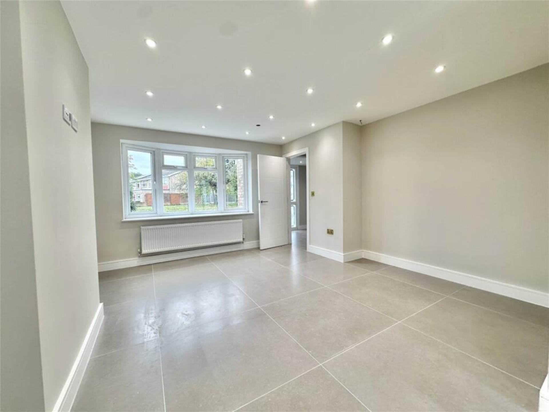 Wych Elms, Park Street, Image 3