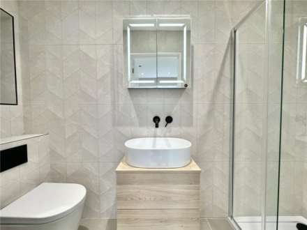 Wych Elms, Park Street, Image 10