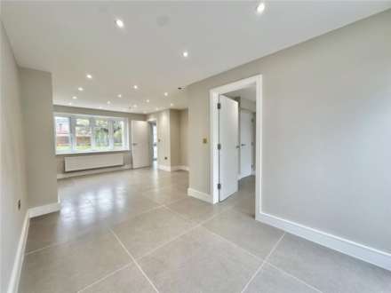 Wych Elms, Park Street, Image 2