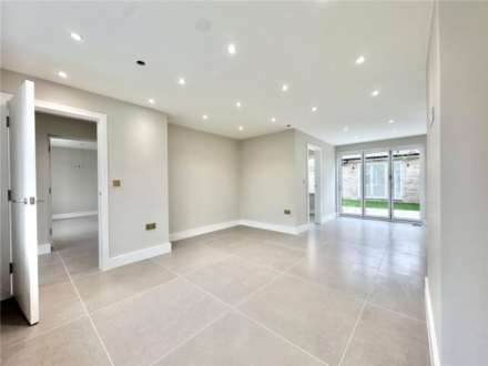 Wych Elms, Park Street, Image 5