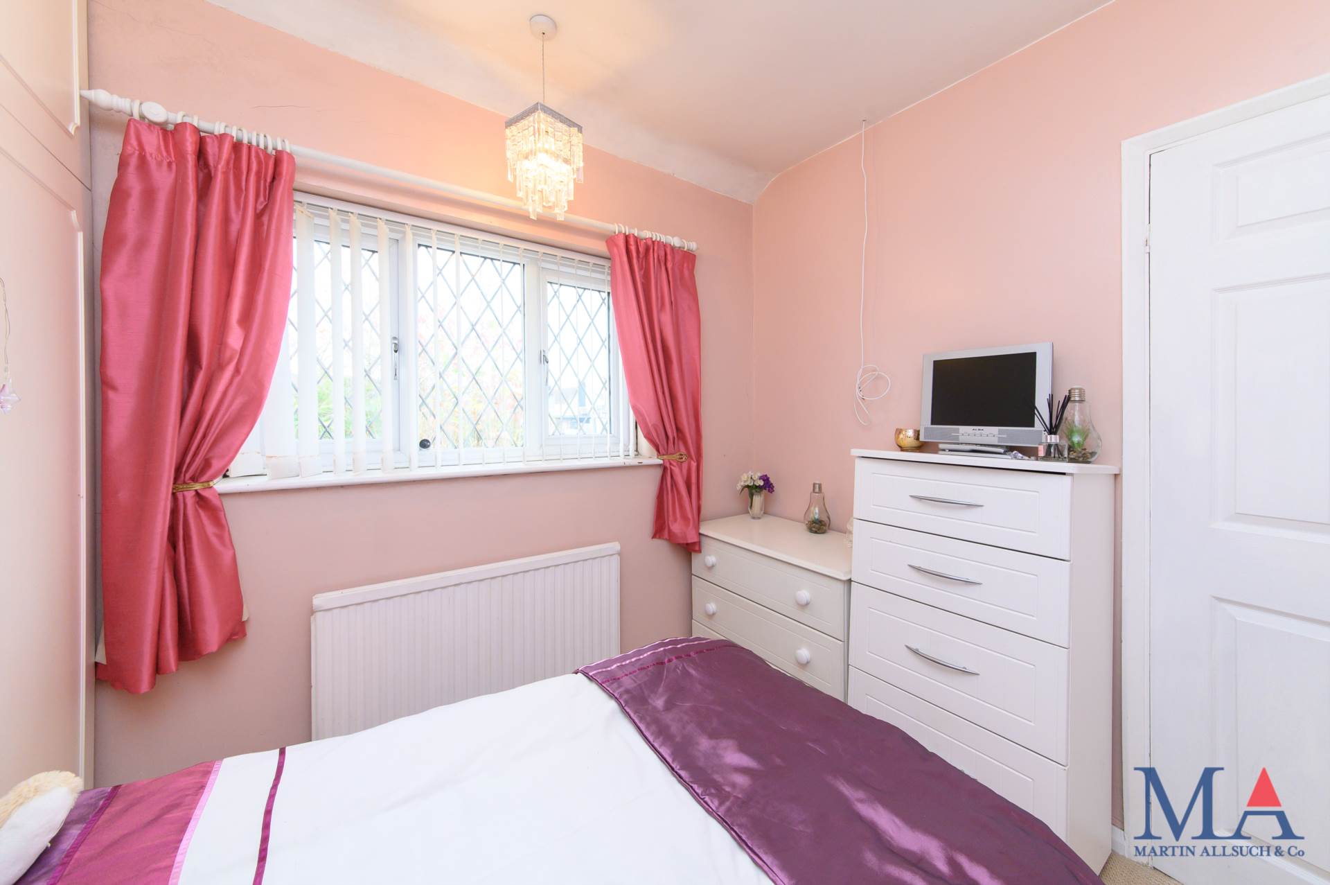 Rossington Avenue, Borehamwood, Image 12