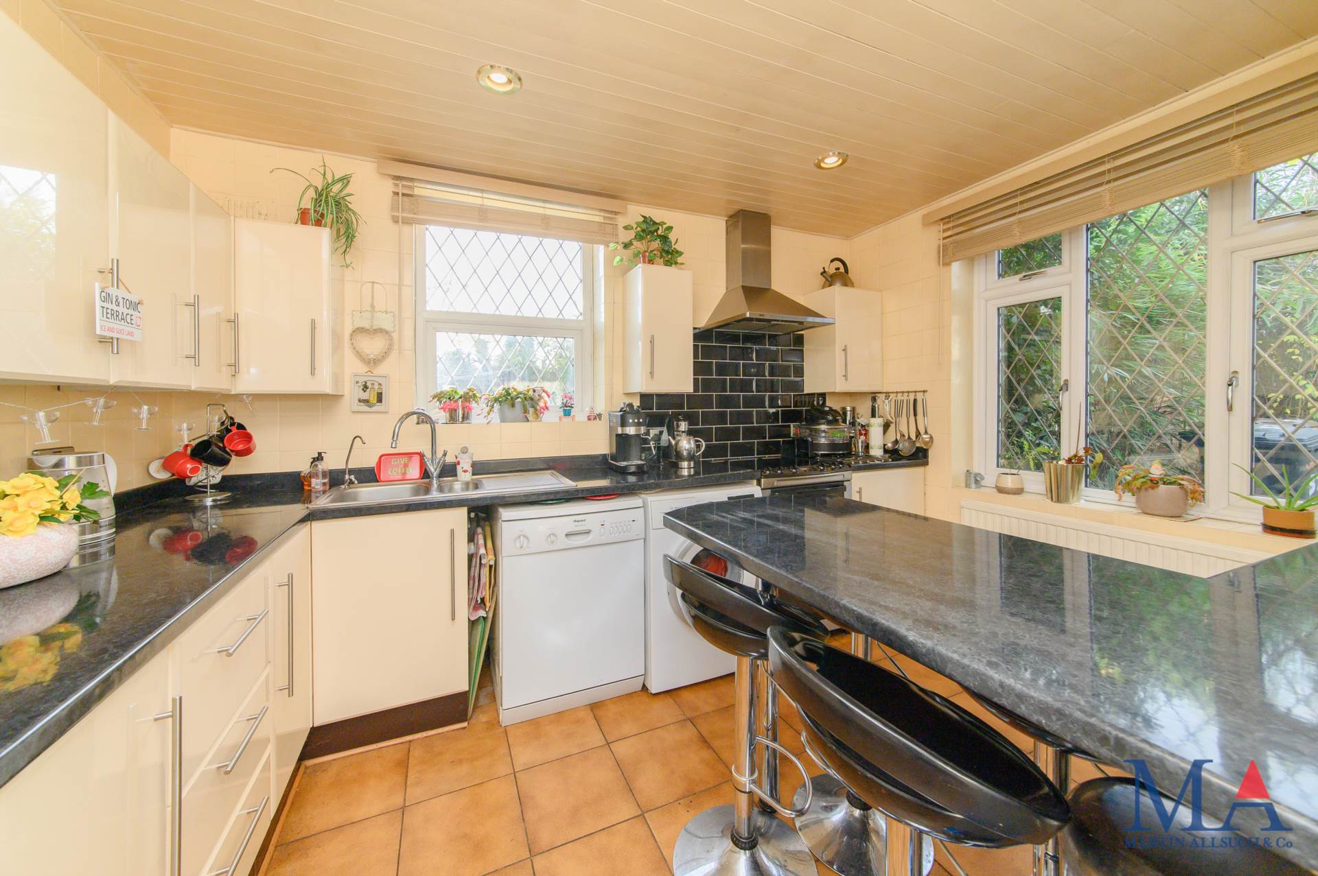 Rossington Avenue, Borehamwood, Image 7