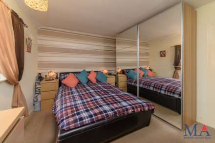 Rossington Avenue, Borehamwood, Image 10